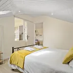 Eyes In The Sky Apartment